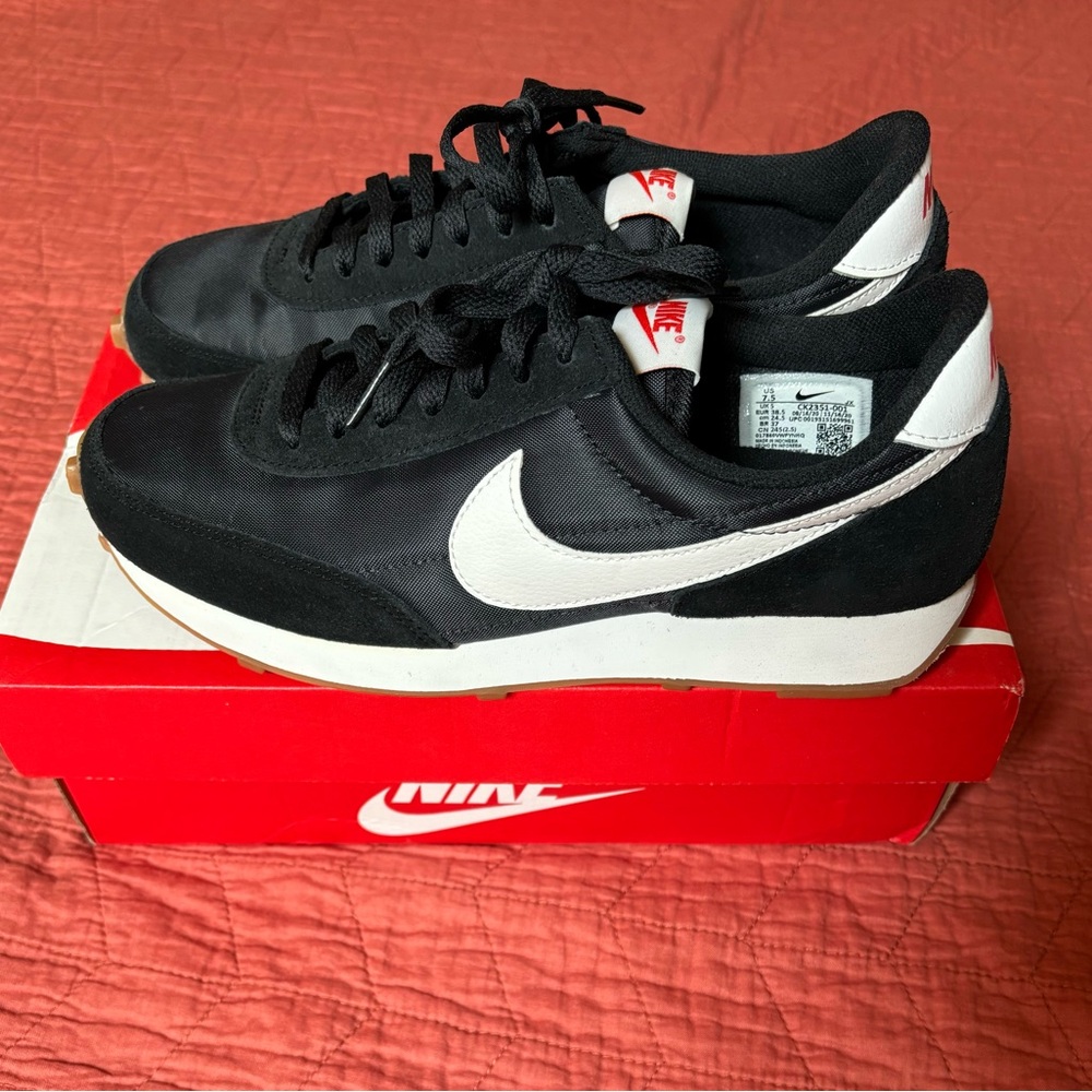 Nike Daybreak Sneakers